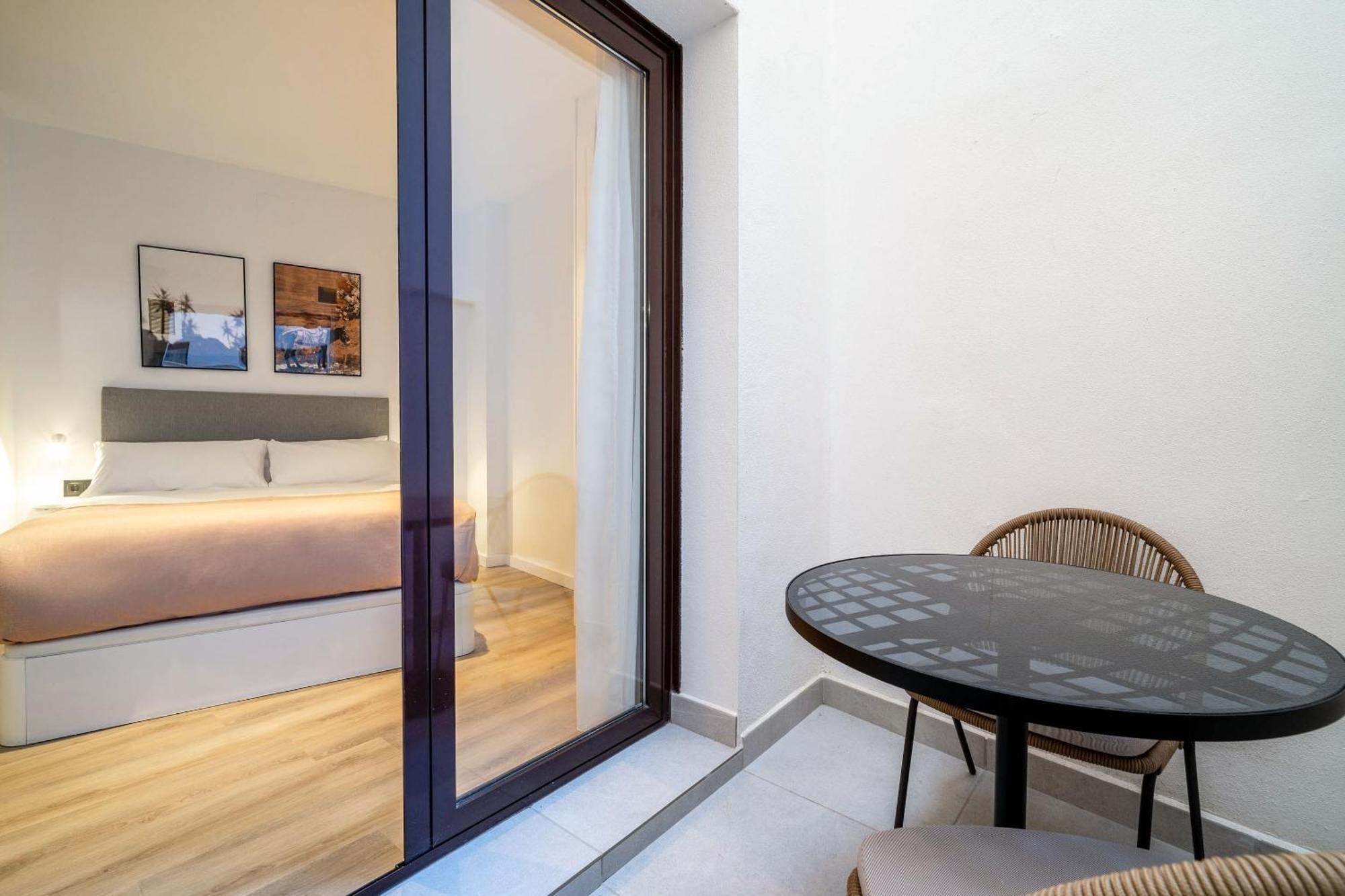 Limehome Malaga Calle Victoria Exterior foto